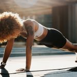 5 Cara Mempertahankan Otot Tanpa Pergi ke Gym