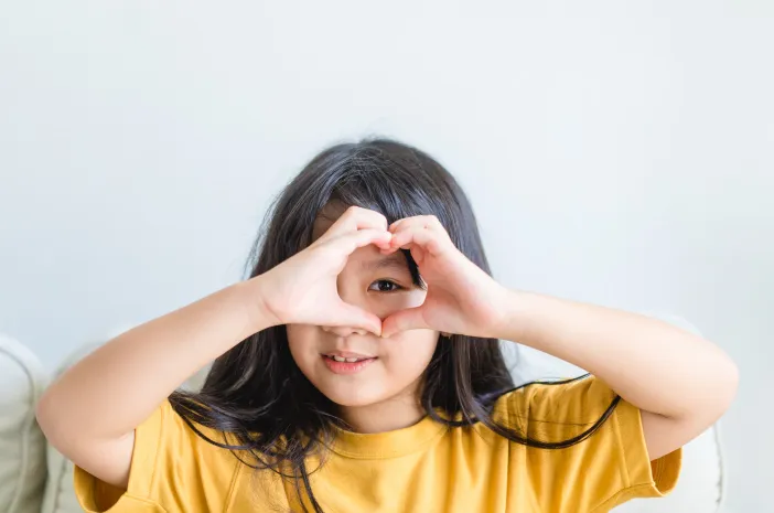 7 Cara Mengajarkan Anak-anak Menjaga Kesehatan Mata