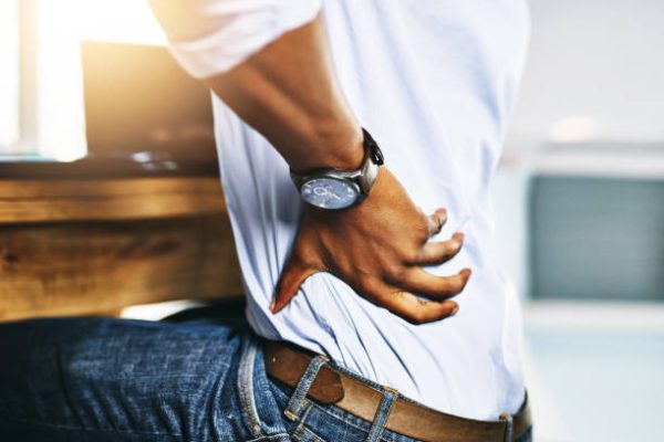 5 Aktivitas yang Diam-diam Dapat Membahayakan Punggung Anda