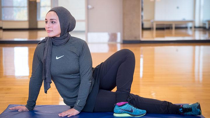 5 Gerakan Yoga untuk Memperkuat Tulang dan Sendi